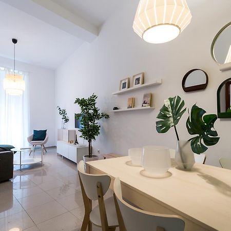 Apartamentos Diaber Gerona 22 إشبيلية المظهر الخارجي الصورة