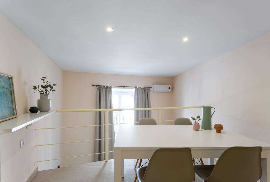 Apartamentos Diaber Gerona 22 إشبيلية المظهر الخارجي الصورة