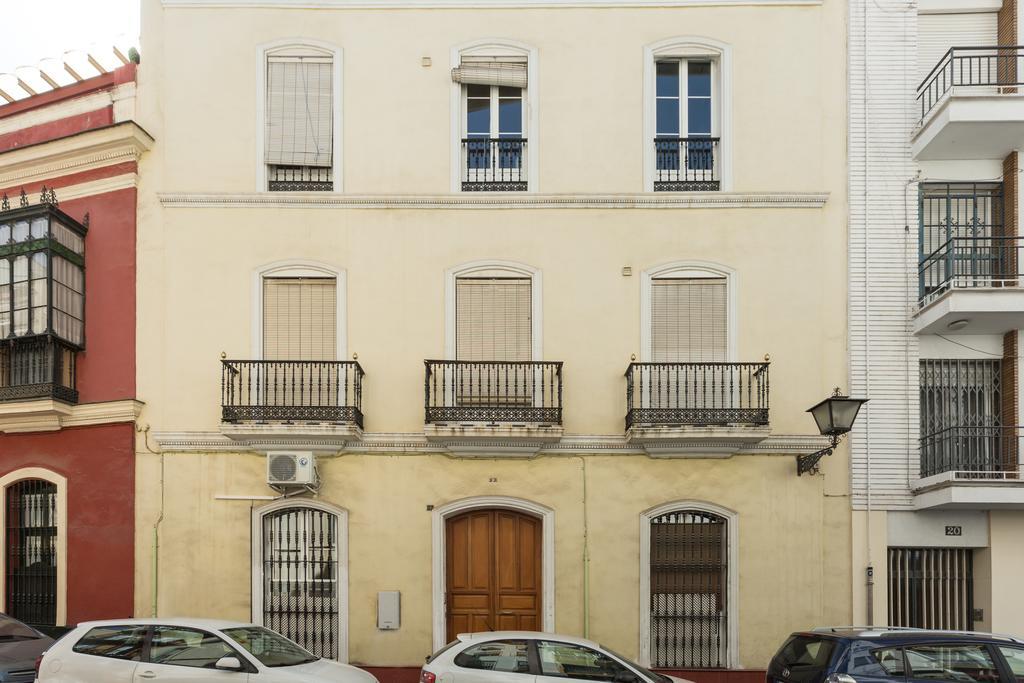 Apartamentos Diaber Gerona 22 إشبيلية المظهر الخارجي الصورة