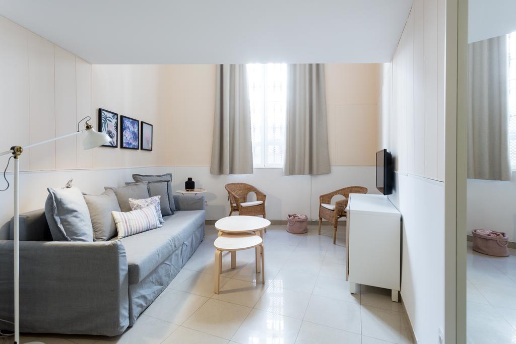 Apartamentos Diaber Gerona 22 إشبيلية المظهر الخارجي الصورة