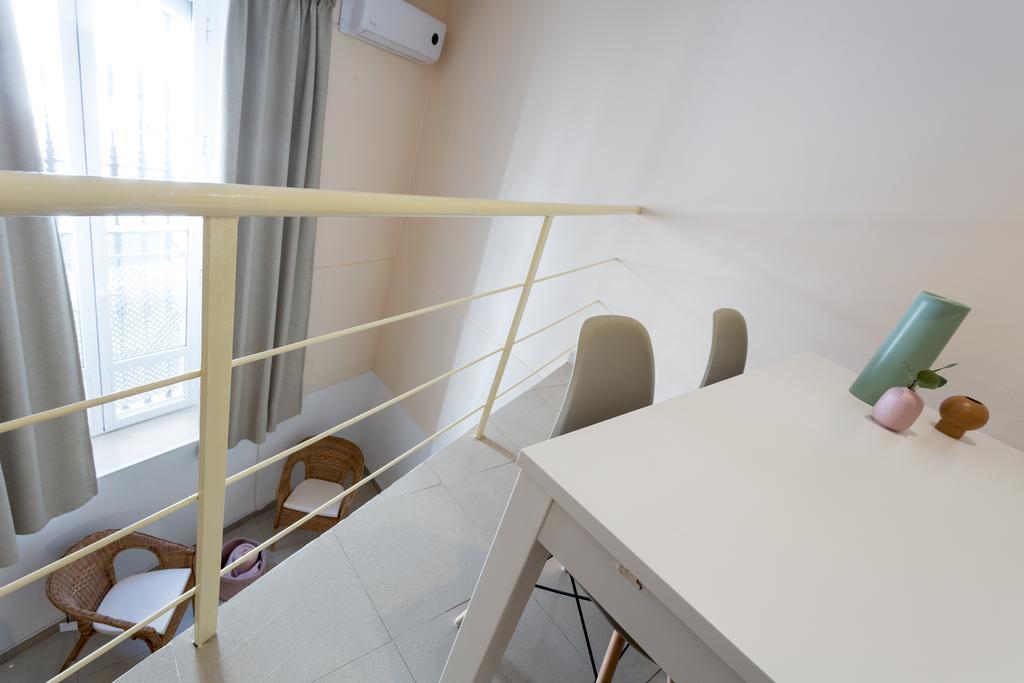 Apartamentos Diaber Gerona 22 إشبيلية المظهر الخارجي الصورة