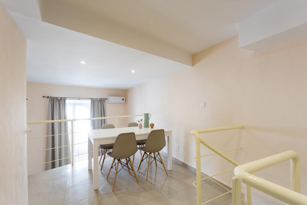 Apartamentos Diaber Gerona 22 إشبيلية المظهر الخارجي الصورة