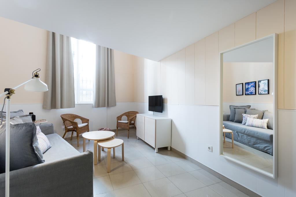 Apartamentos Diaber Gerona 22 إشبيلية المظهر الخارجي الصورة