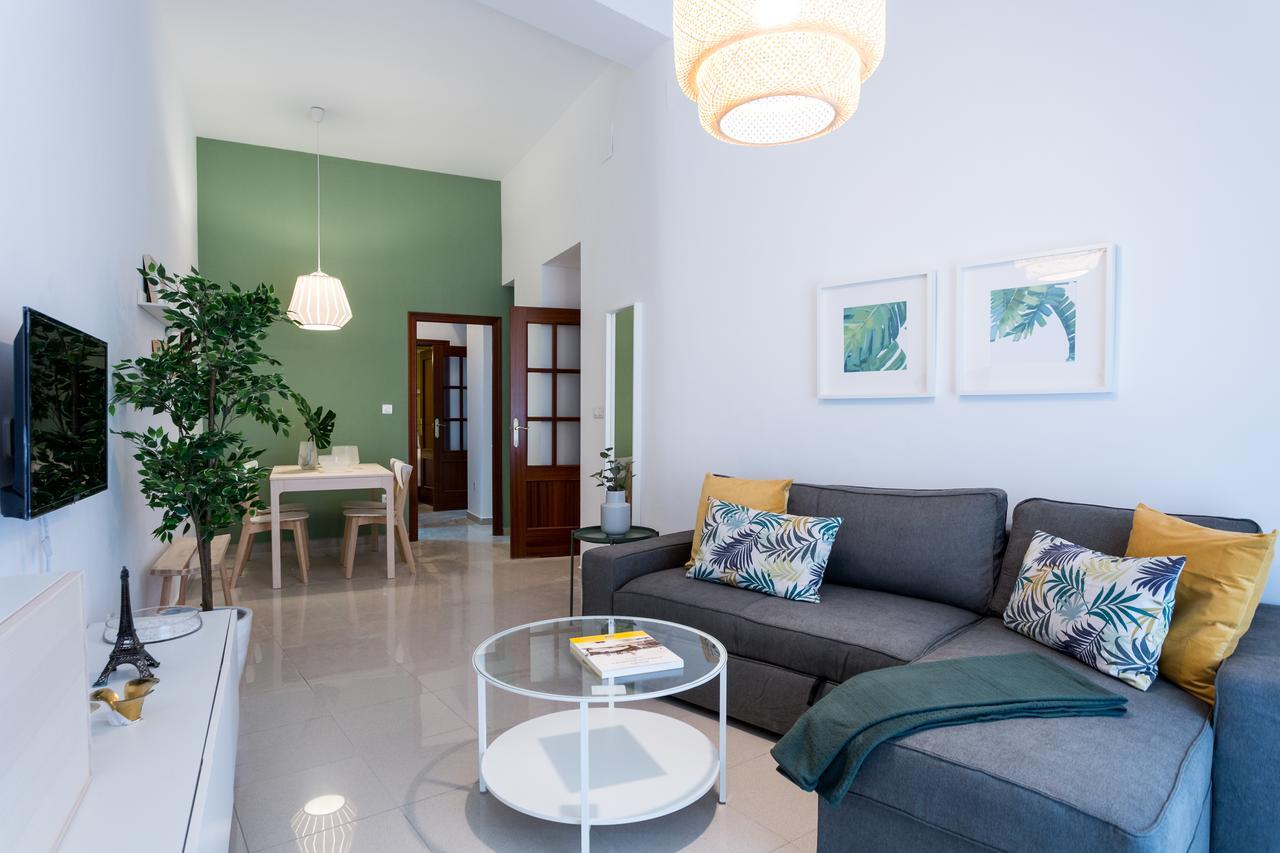Apartamentos Diaber Gerona 22 إشبيلية المظهر الخارجي الصورة