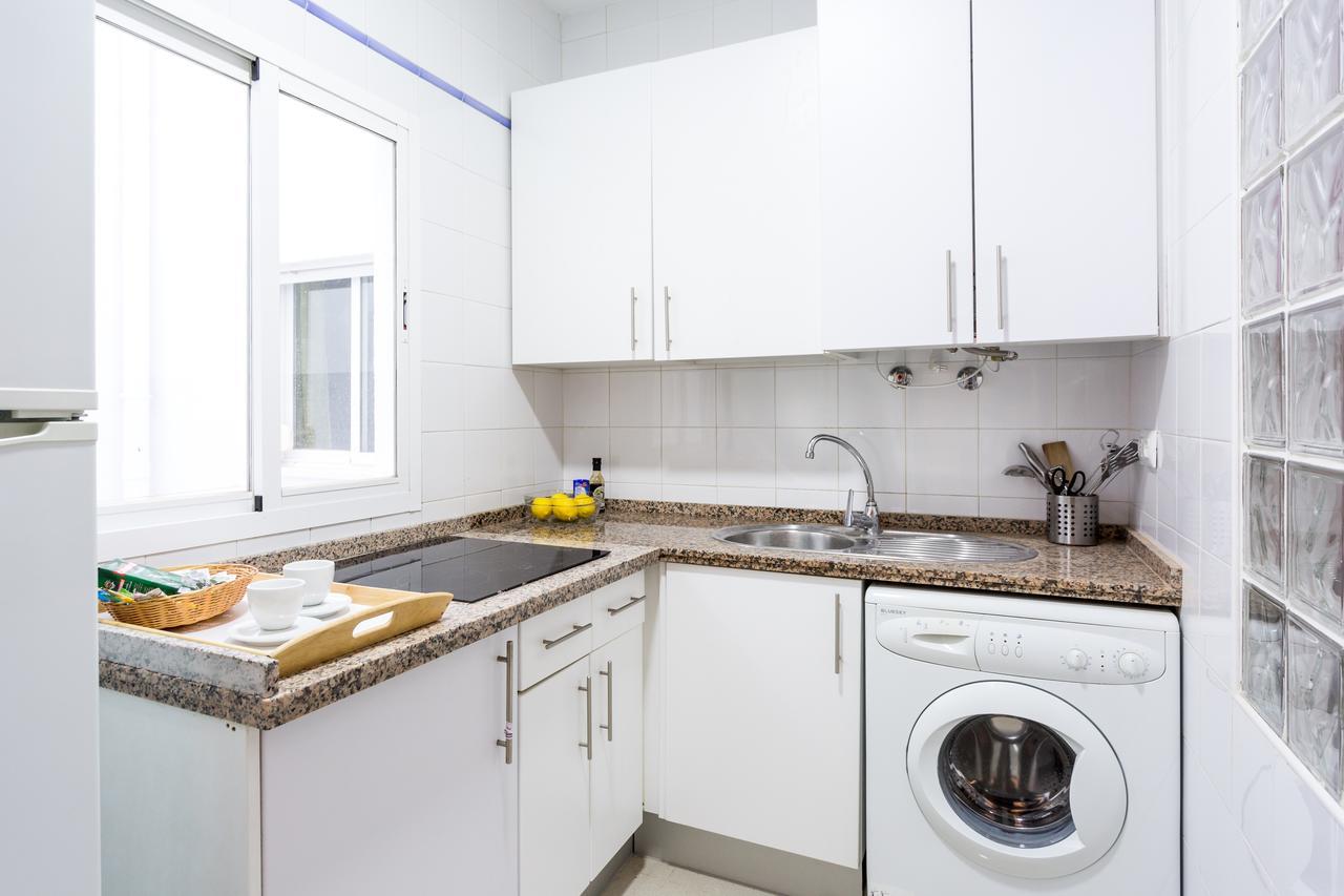 Apartamentos Diaber Gerona 22 إشبيلية المظهر الخارجي الصورة